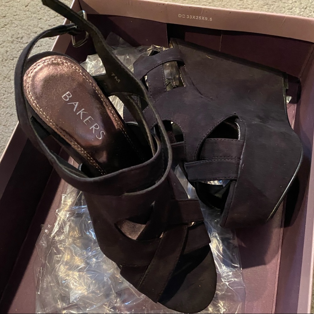 Black velvet strappy heel
